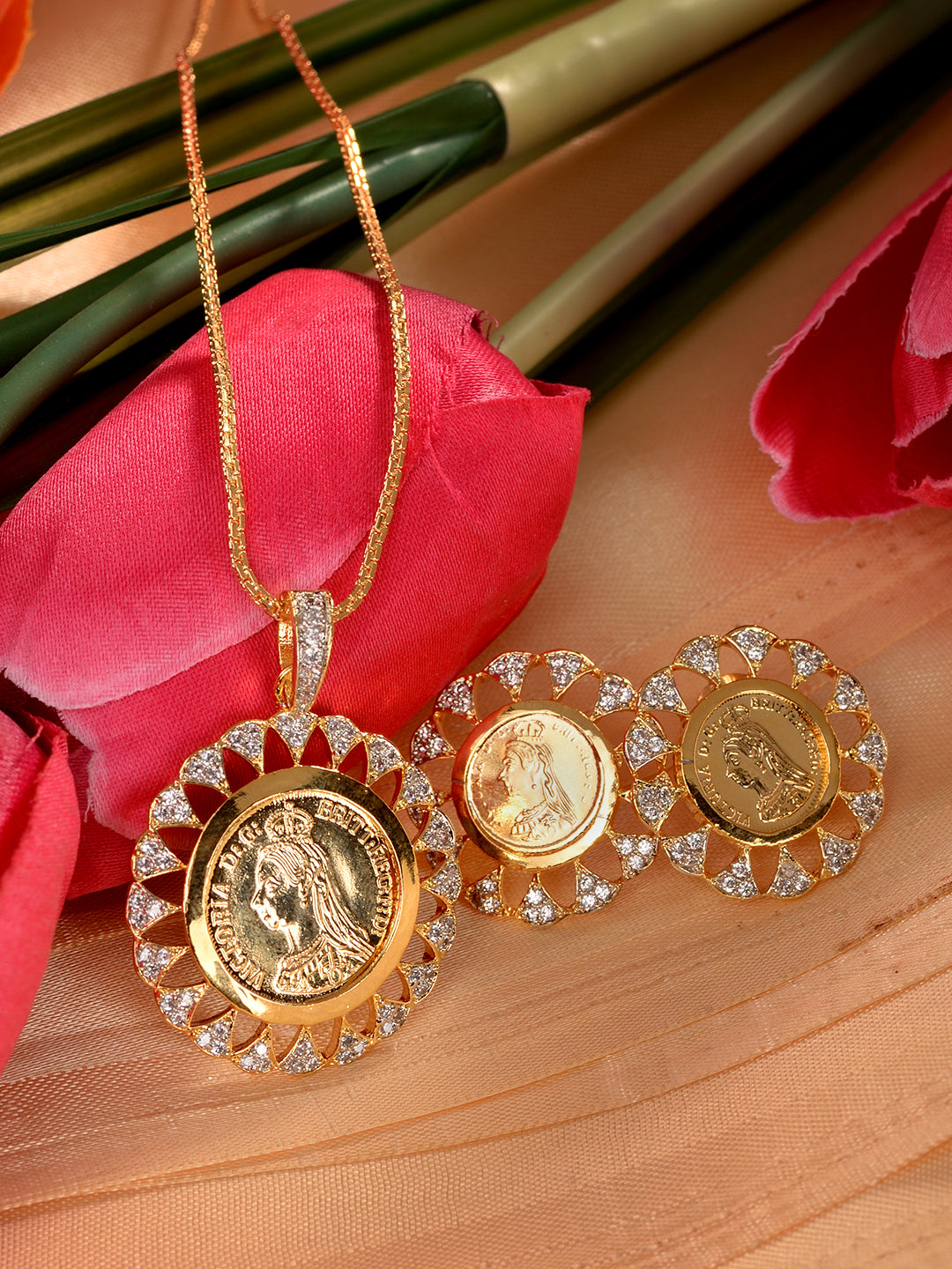 Gold hot sale locket set